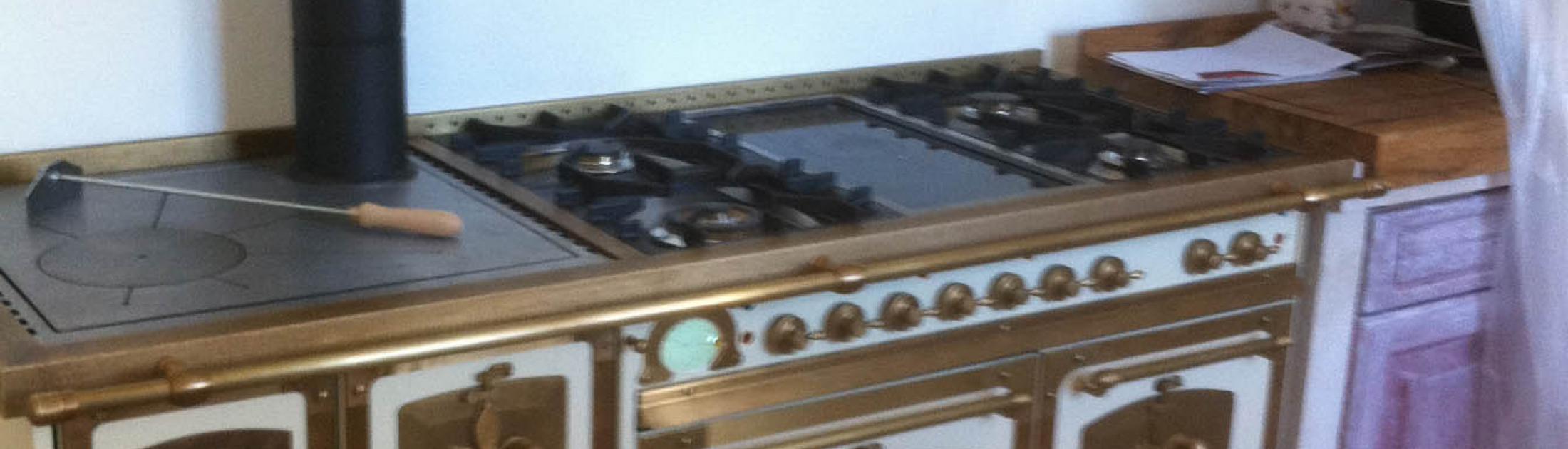 Pose d'un piano de cuisson mixte de la marque RESTART à Auriol par FEU DESIGN