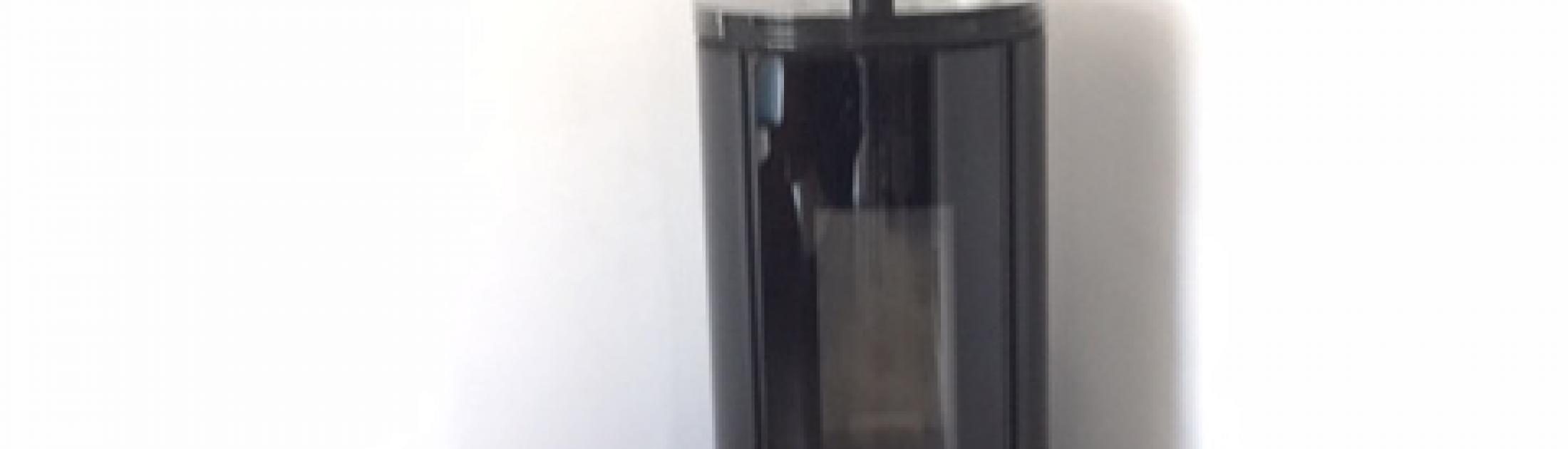 Mise en place d'un poêle à granulés FUSION GLASS de la marque SKIA DESIGN à GEMENOS